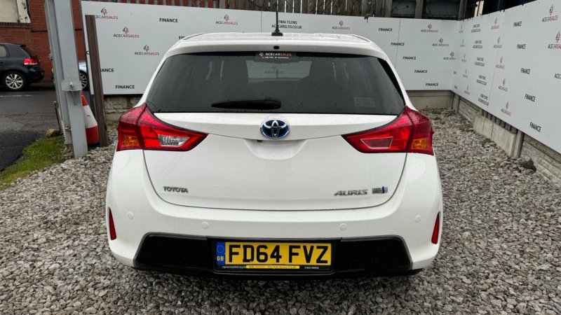 TOYOTA AURIS