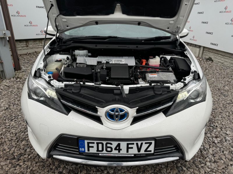TOYOTA AURIS