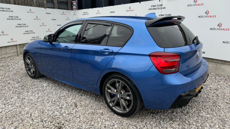 BMW 1 SERIES