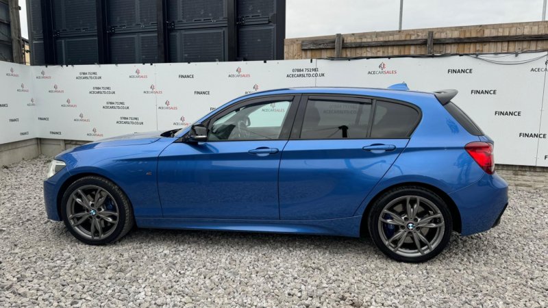 BMW 1 SERIES