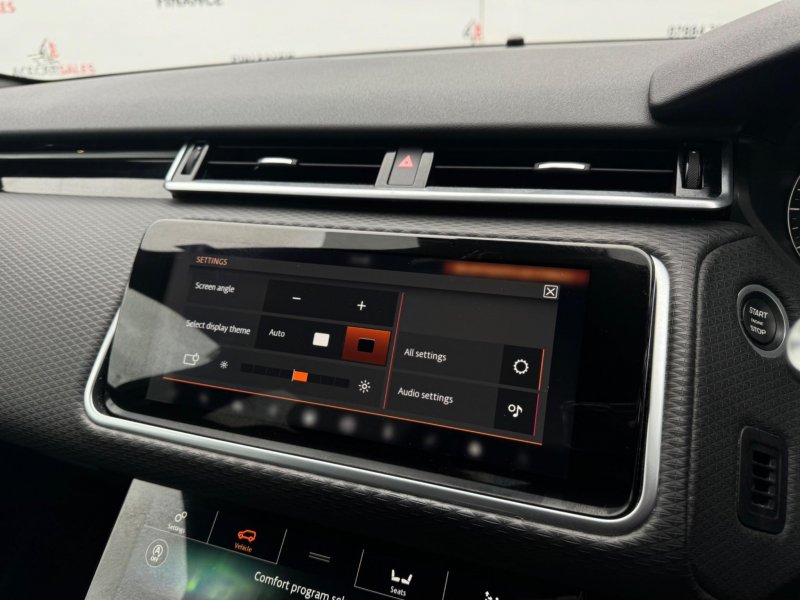 LAND ROVER RANGE ROVER VELAR