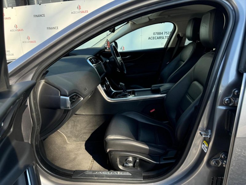 JAGUAR XE