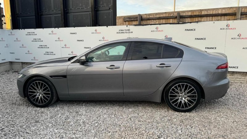 JAGUAR XE