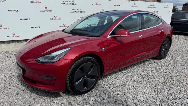 TESLA MODEL 3