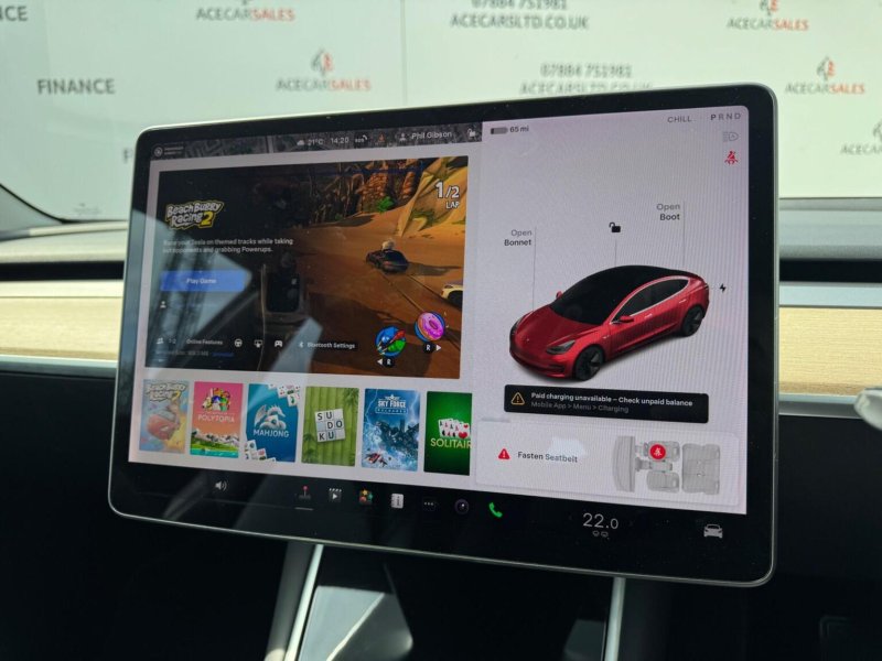 TESLA MODEL 3